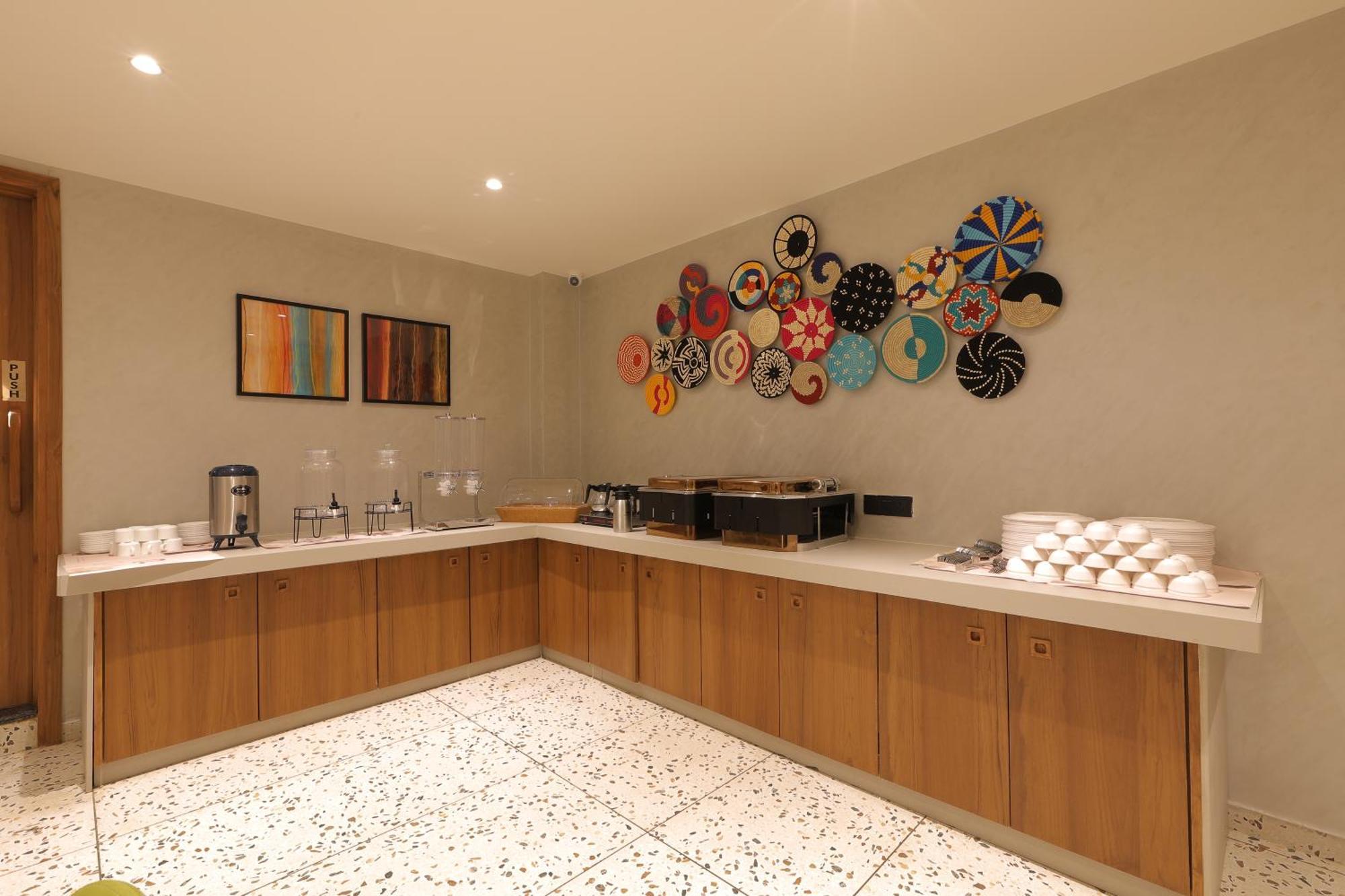 Plenteous Inn Ahmedabad Exterior foto