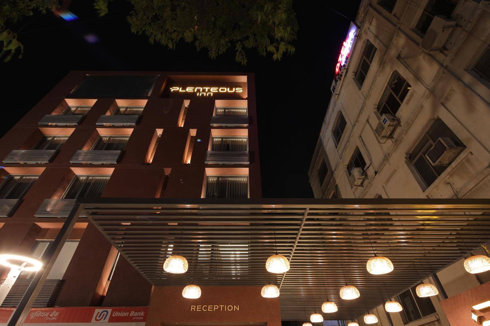 Plenteous Inn Ahmedabad Exterior foto