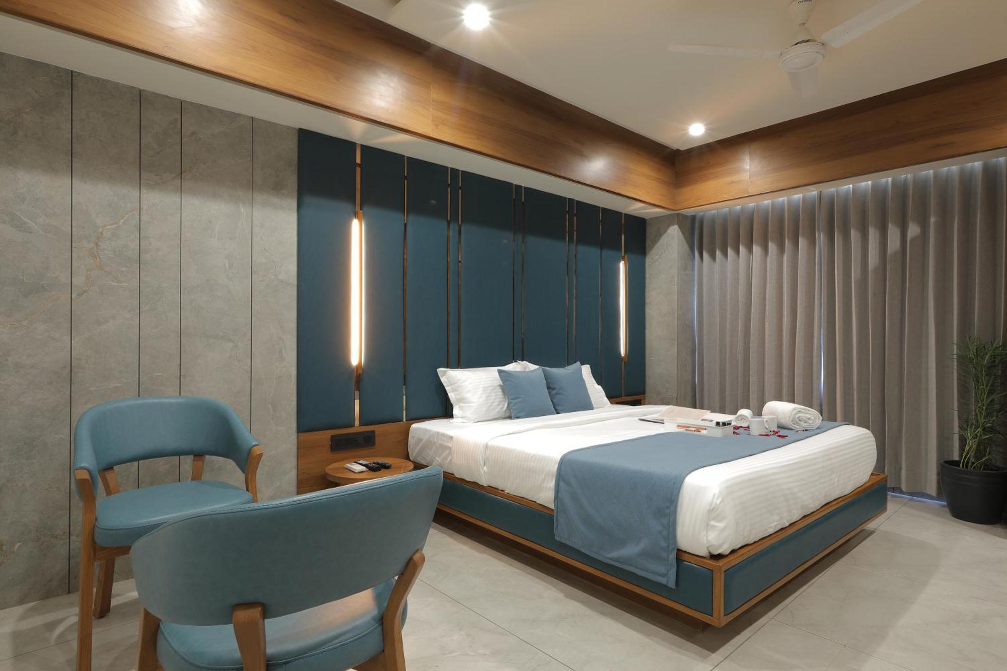 Plenteous Inn Ahmedabad Exterior foto