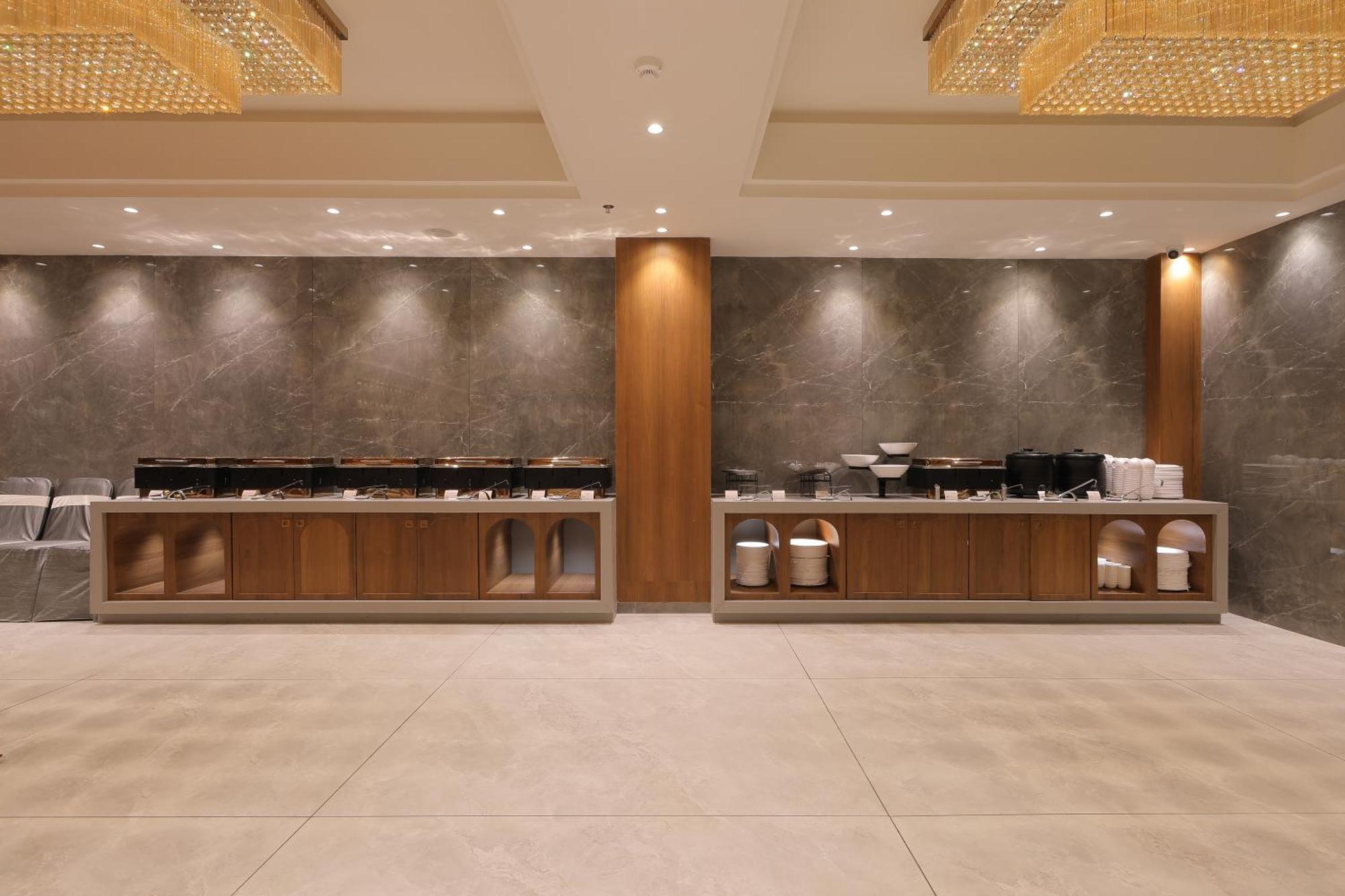 Plenteous Inn Ahmedabad Exterior foto
