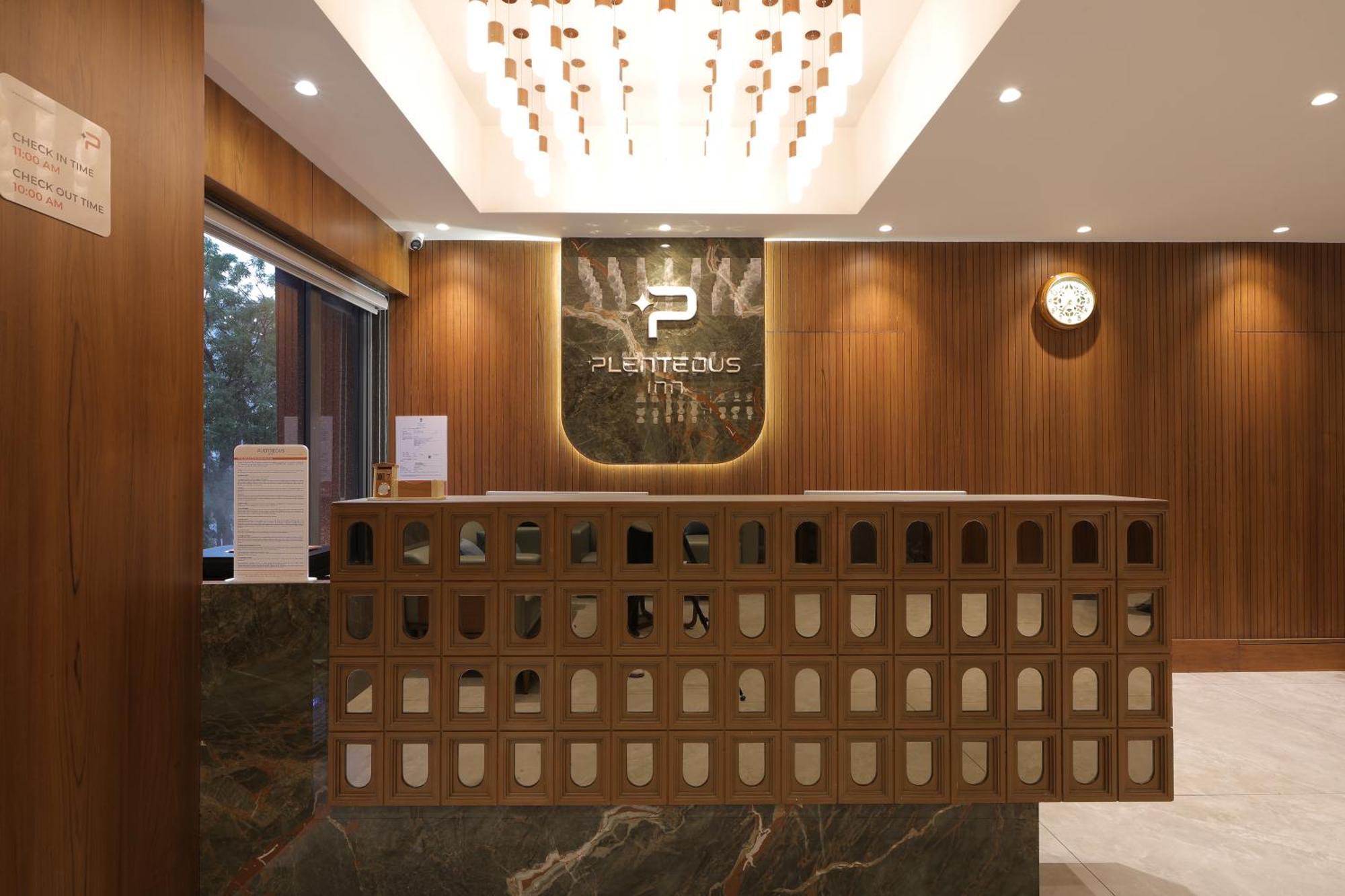 Plenteous Inn Ahmedabad Exterior foto