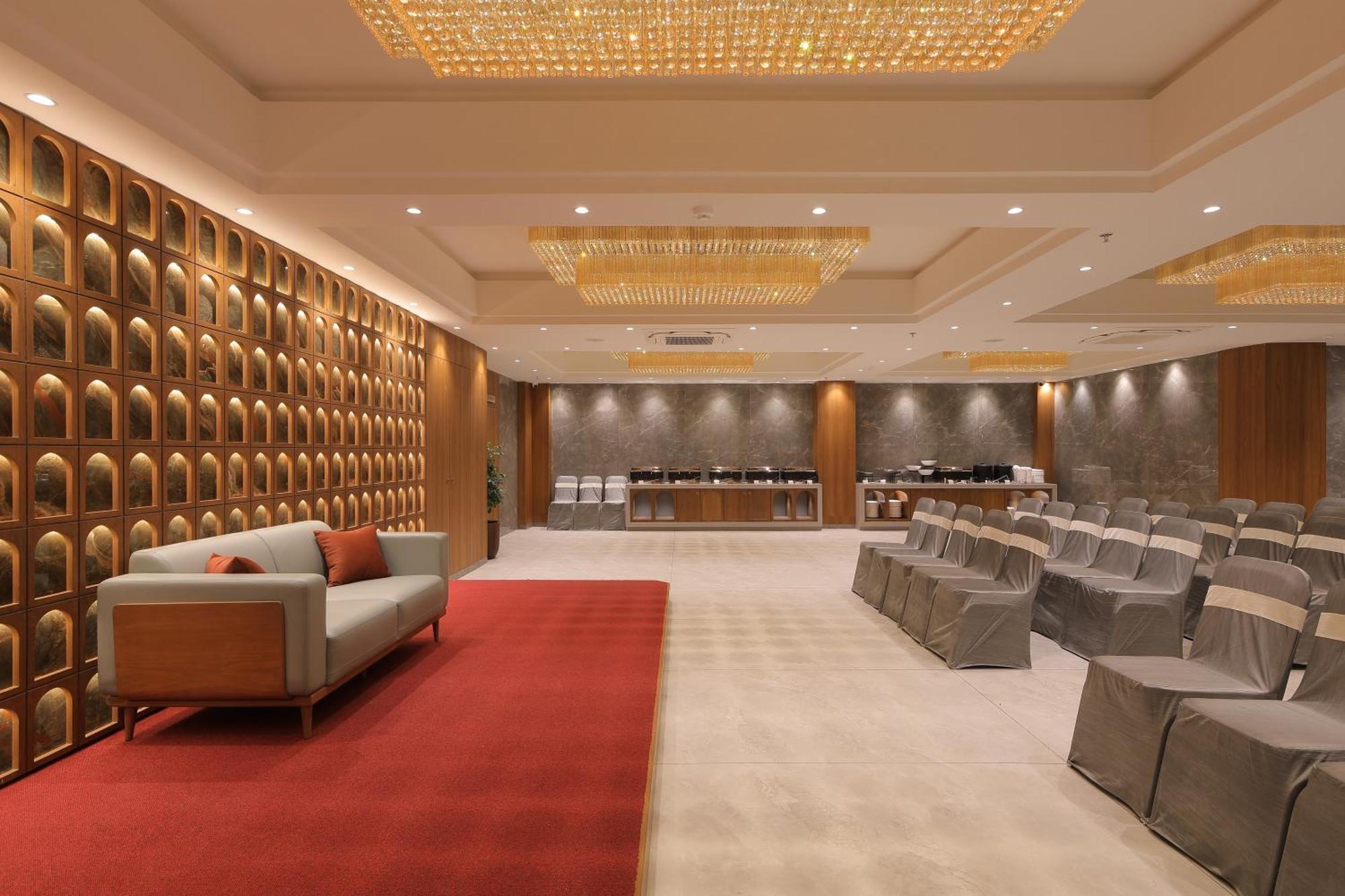 Plenteous Inn Ahmedabad Exterior foto